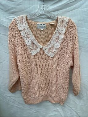 VINTAGE J.J. FARGO Peach Lace-Collar V-Neck Cable Knit Sweater